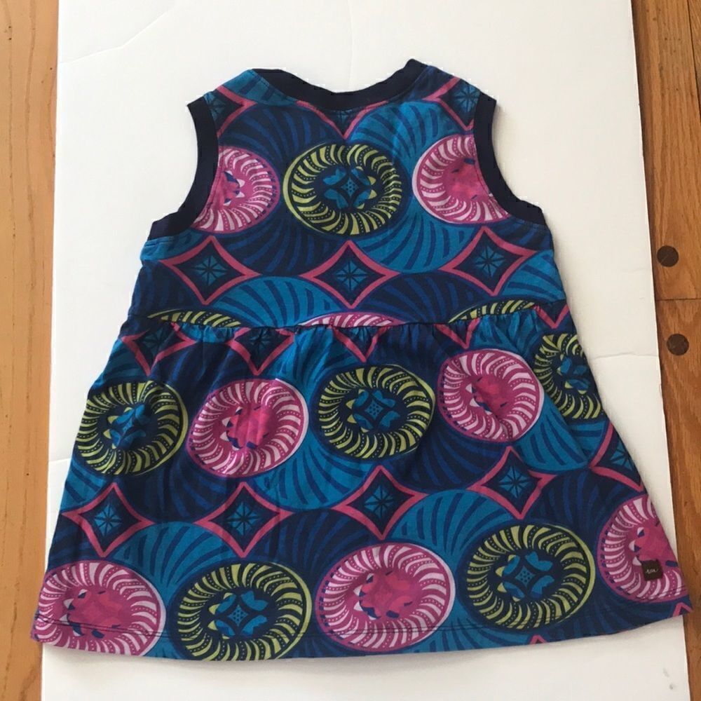✨Tea Collection Geometric tank top - Picture 3 of 3